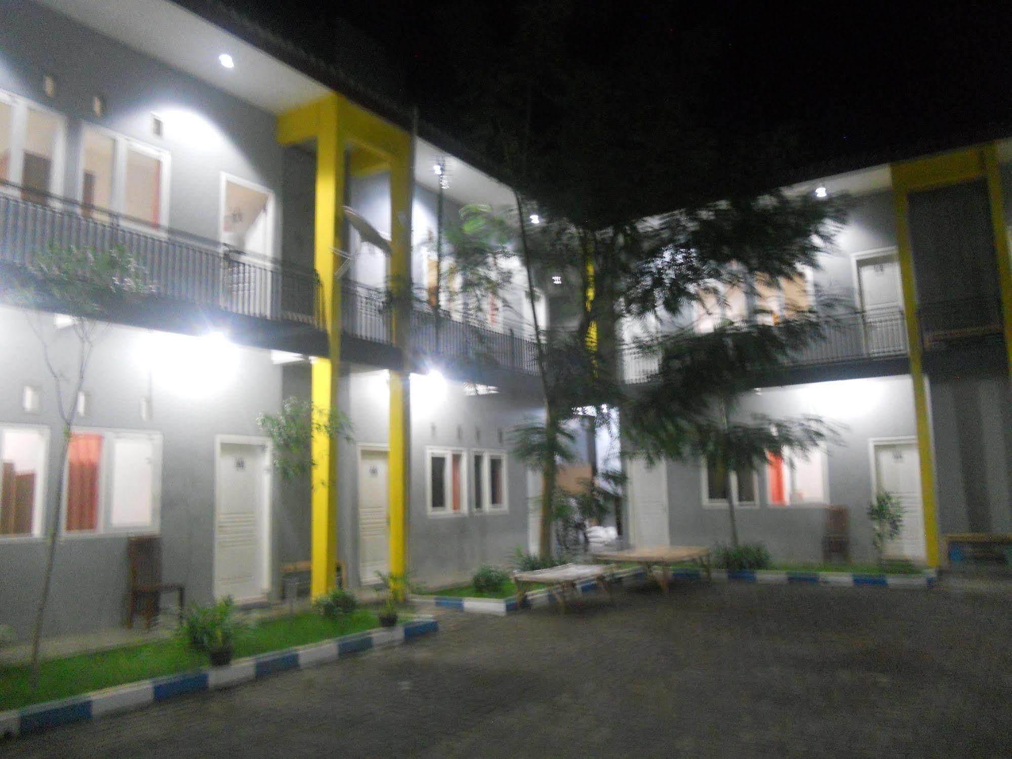 Bromo Sunrise Homestay Probolinggo Exterior foto